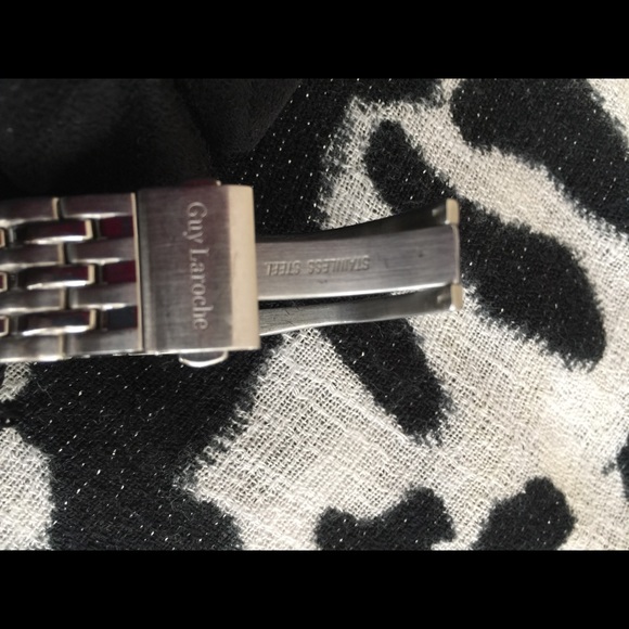 Guy Laroche Timepiece - Picture 6 of 8